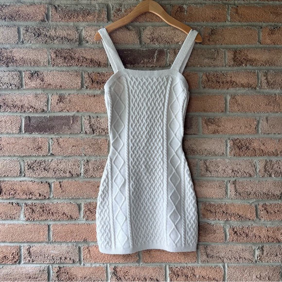 H&M | Cream knit two piece set body con dress and sweater knife skirt set - Picture 4 of 9